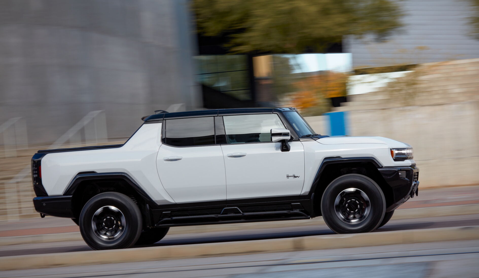2022-GMC-HUMMER-EV Profile